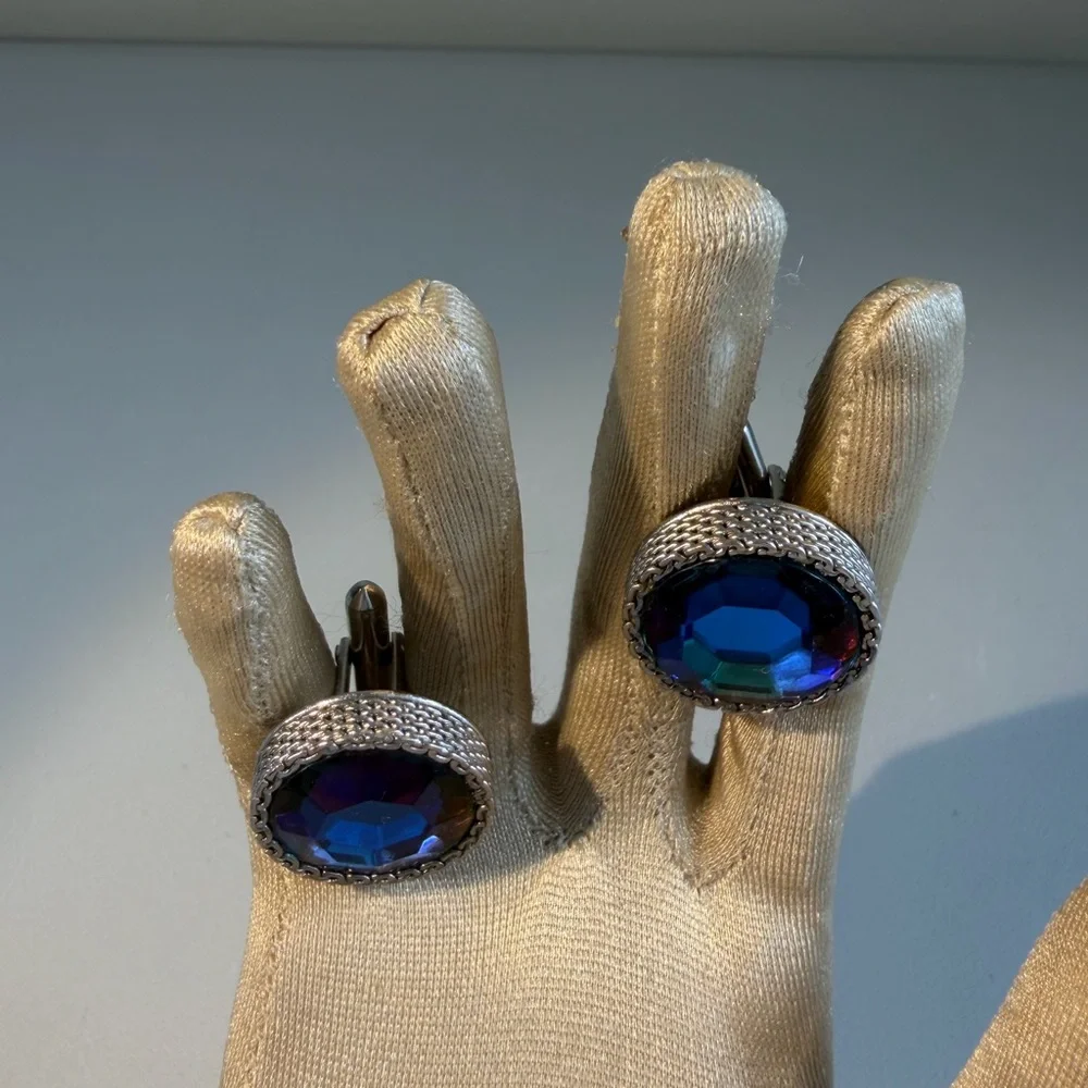 Vintage Swank Signed Peacock Blue Rivoli Crystal Glass Silver Tone Cufflinks